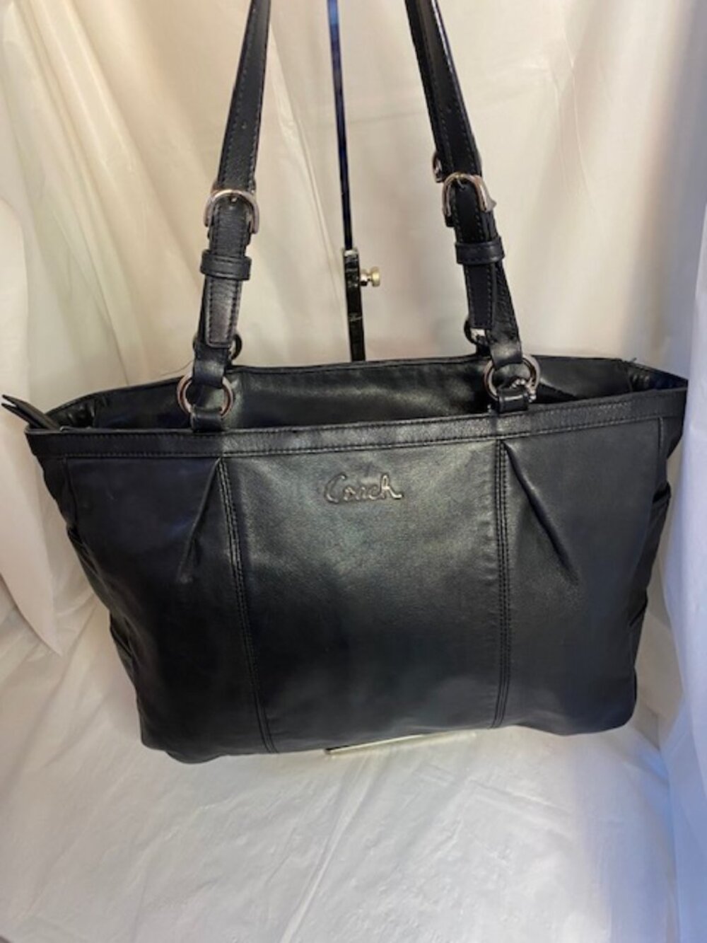 Coach Gallery East West Tote Bag (style F17721) in Black Leather